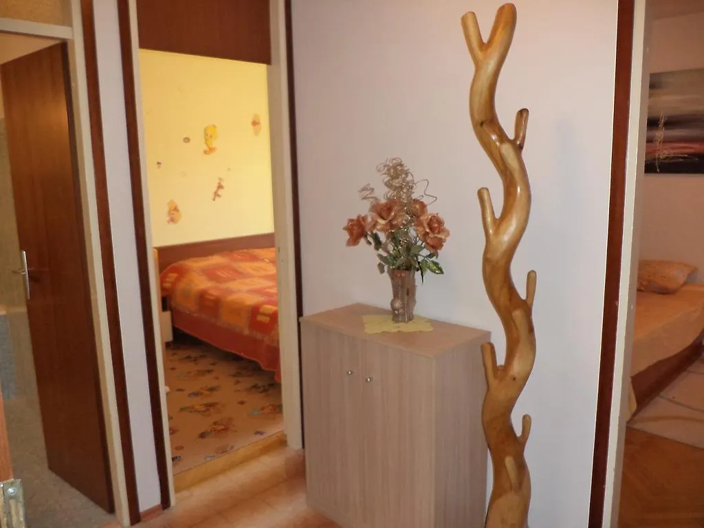 Cool Apartment Split